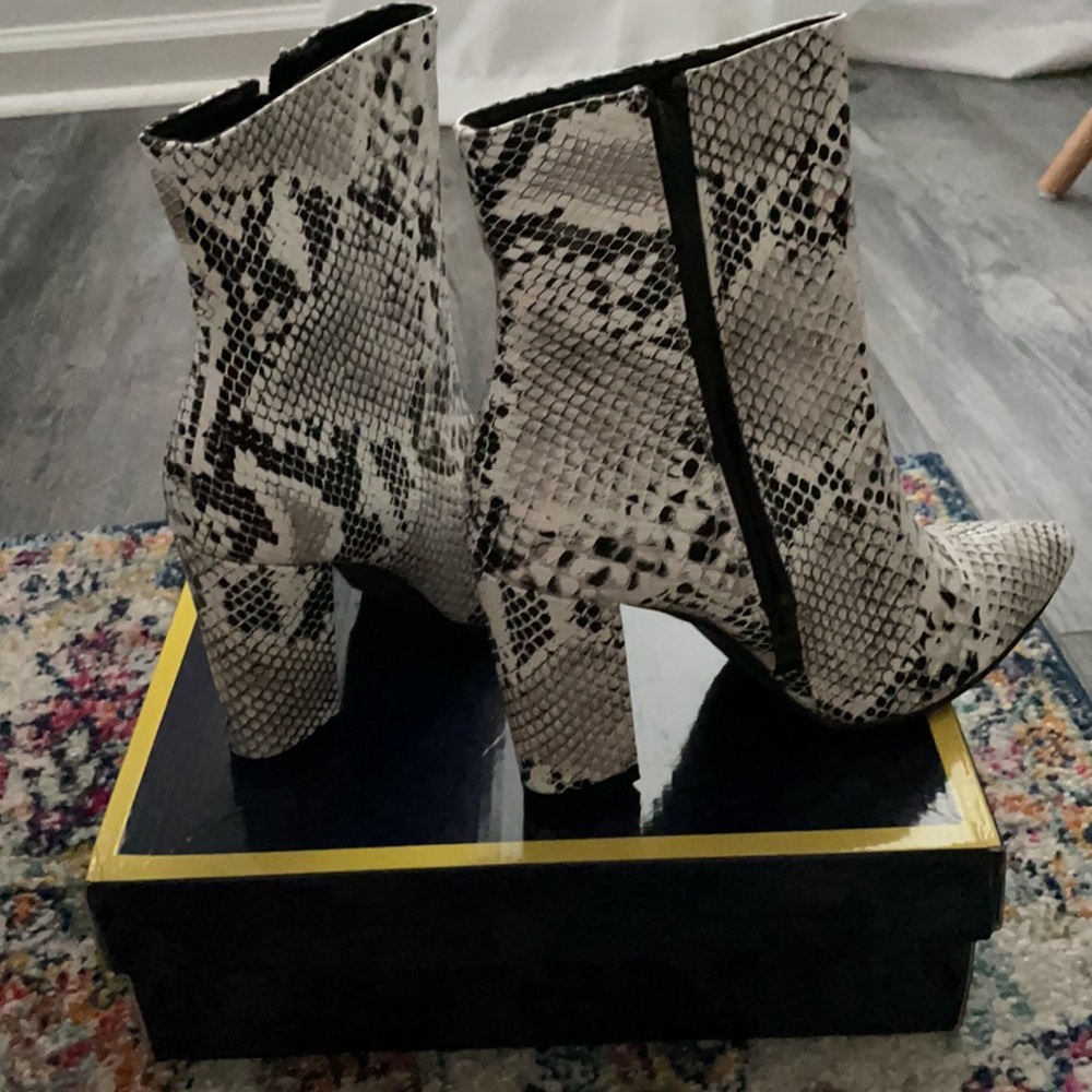 Shein boots - Picture 3 of 3